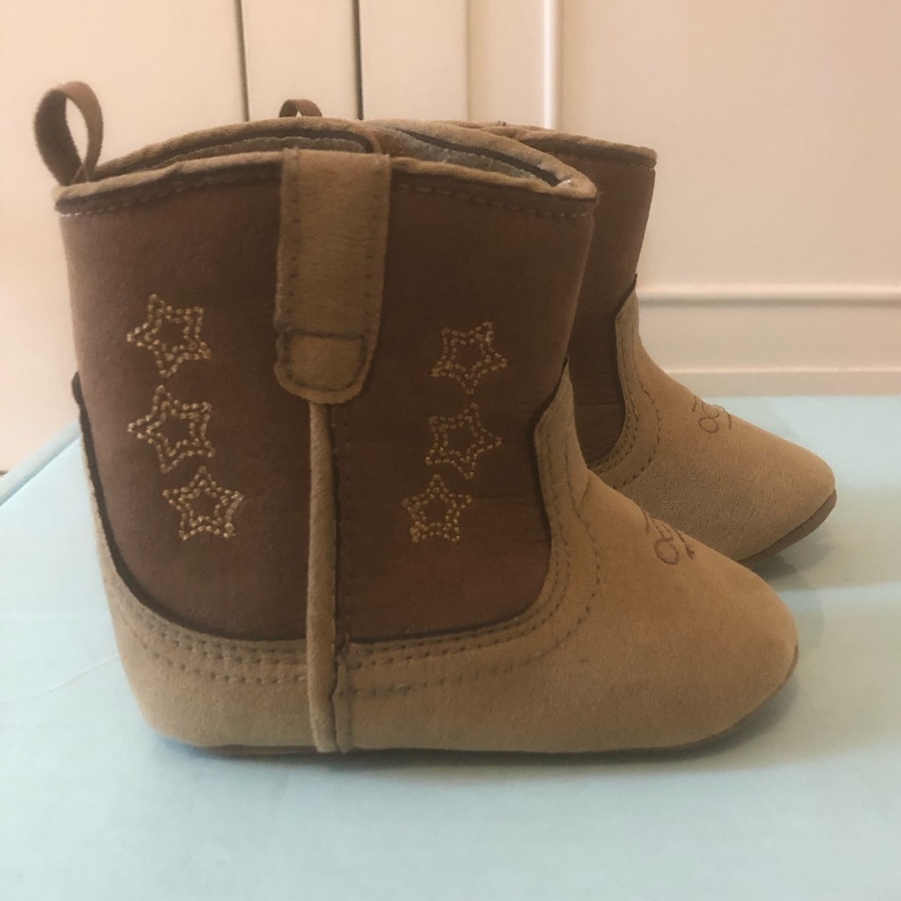 Cowgirl boots size 6-12 months